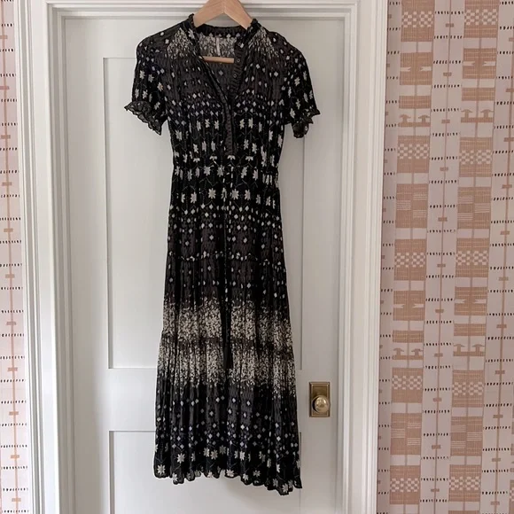 blue and pink floral maxi dress Dainty pink A-line maxi dress with blue-flowered pattern, Glow-Up XXL / 12 / Pink-Blue